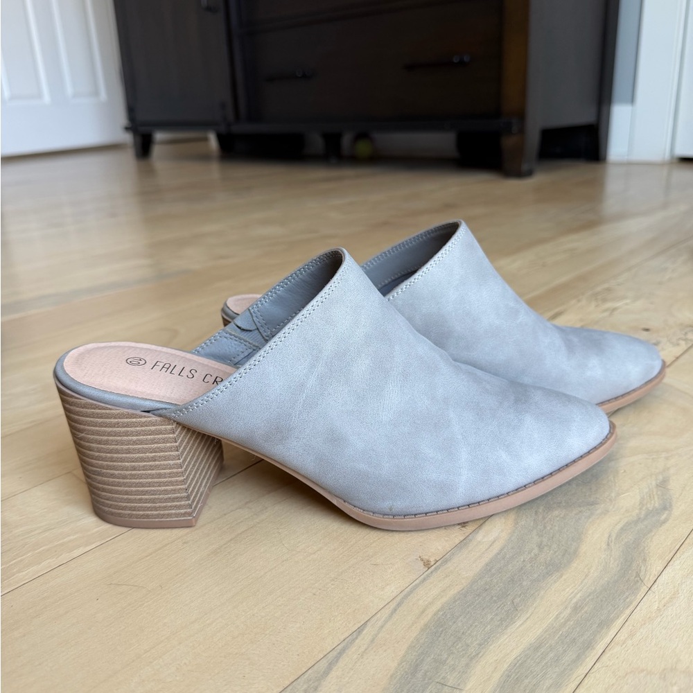 Falls Creek Women's Light Gray Mules